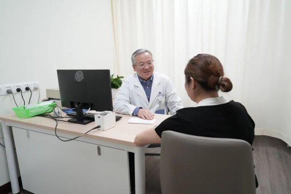 上阳网 AI技术精准赋能，普陀区中心医院团队以创新守护健康