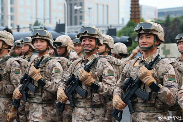 申宝配资 东湖快语｜九三阅兵上新的“国家表情”——他们笑得好灿烂